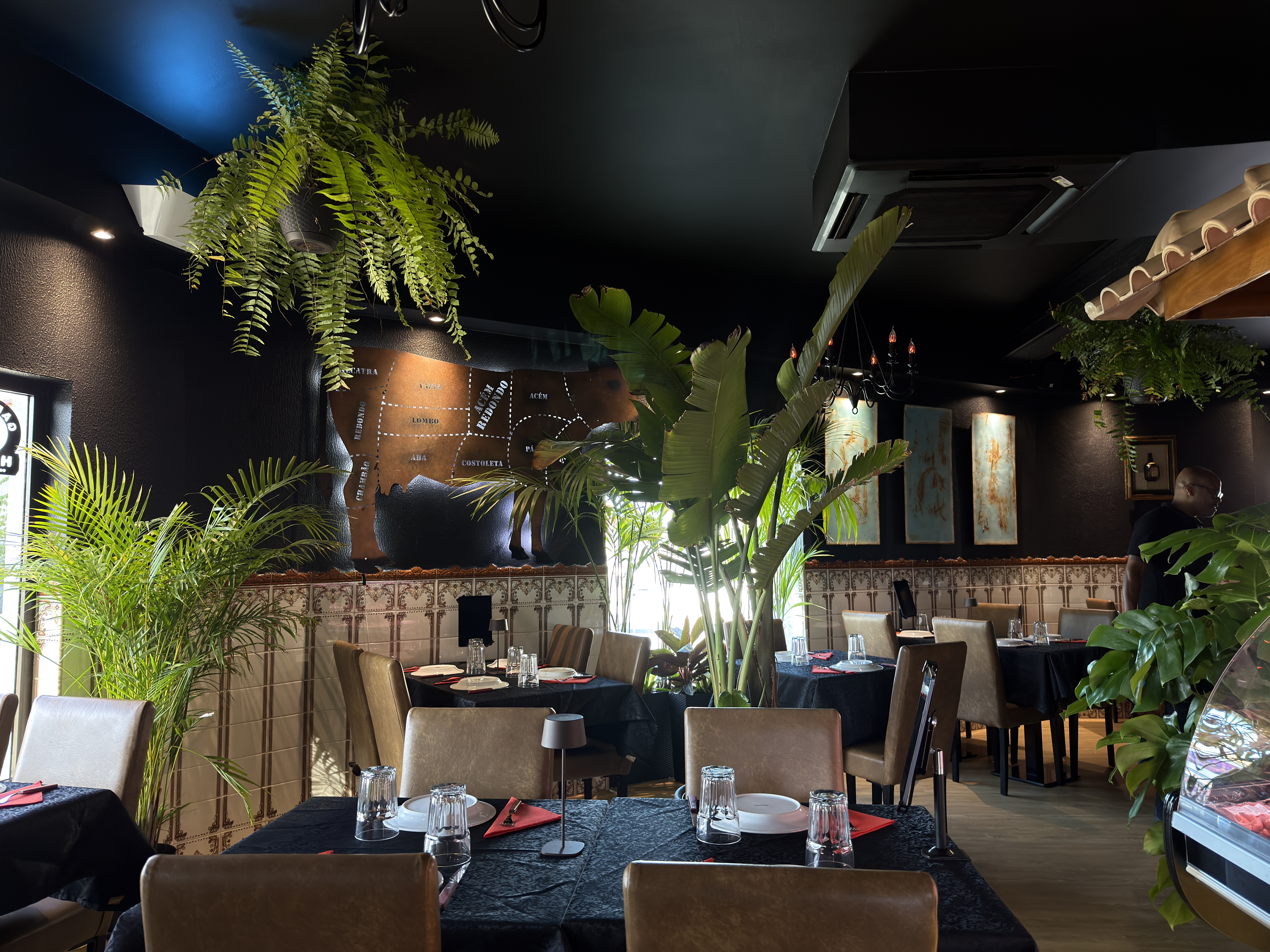 Ambiente do restaurante Brasa Negra